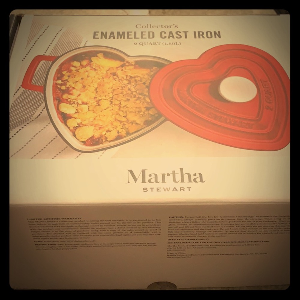 Brand new Collector’s Enameled Cast Iron 2 Quart